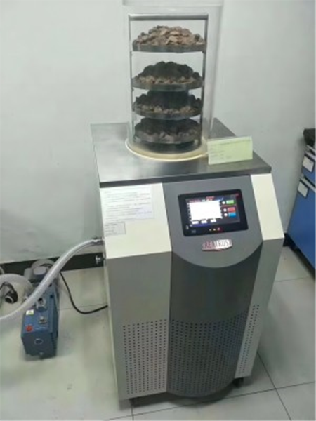 實(shí)驗(yàn)室冷凍干燥機(jī)與其他實(shí)驗(yàn)室設(shè)備的配套使用有哪些注意事項(xiàng)？